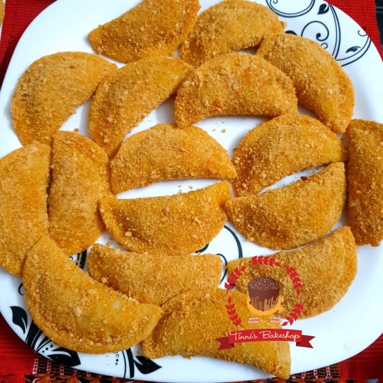 ফ্রােজেন চিকেন হাফ মুন পাই