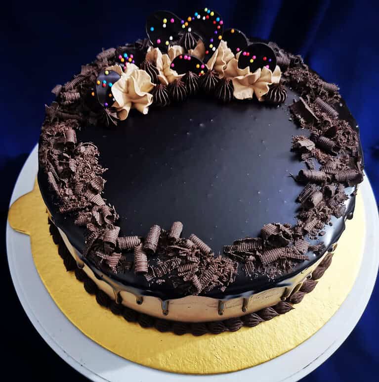 চকলেট কেক ডিজাইন ১৭ — Tinnis Bakeshop — Tinnis Bakeshop
