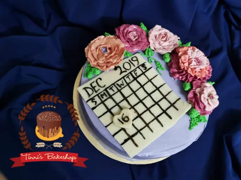 ক্যালেন্ডার ডিজাইনের বিবাহবার্ষিকী কেক — Tinnis Bakeshop