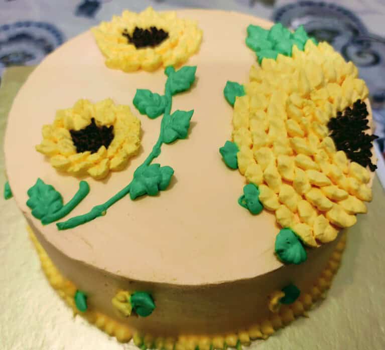 ভ্যানিলা কেক ডিজাইন ১৪ — Tinnis Bakeshop — Tinnis Bakeshop