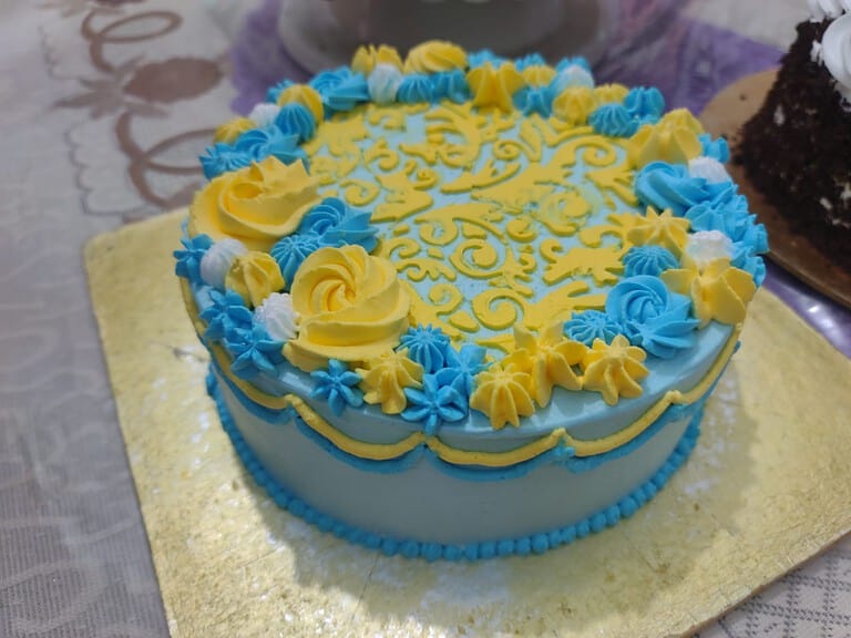 ভ্যানিলা কেক ডিজাইন ১৬ — Tinnis Bakeshop — Tinnis Bakeshop