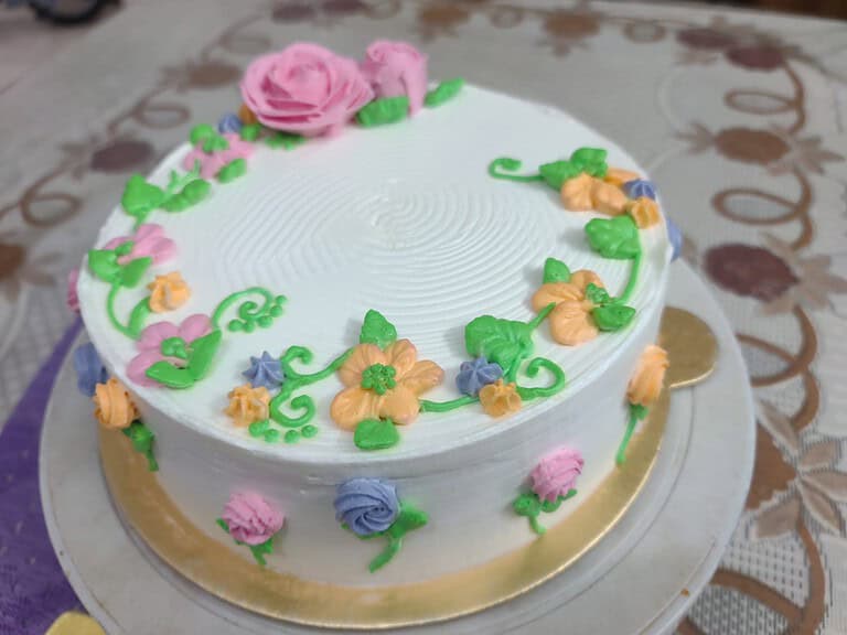 ভ্যানিলা কেক ডিজাইন ১৯ — Tinnis Bakeshop — Tinnis Bakeshop