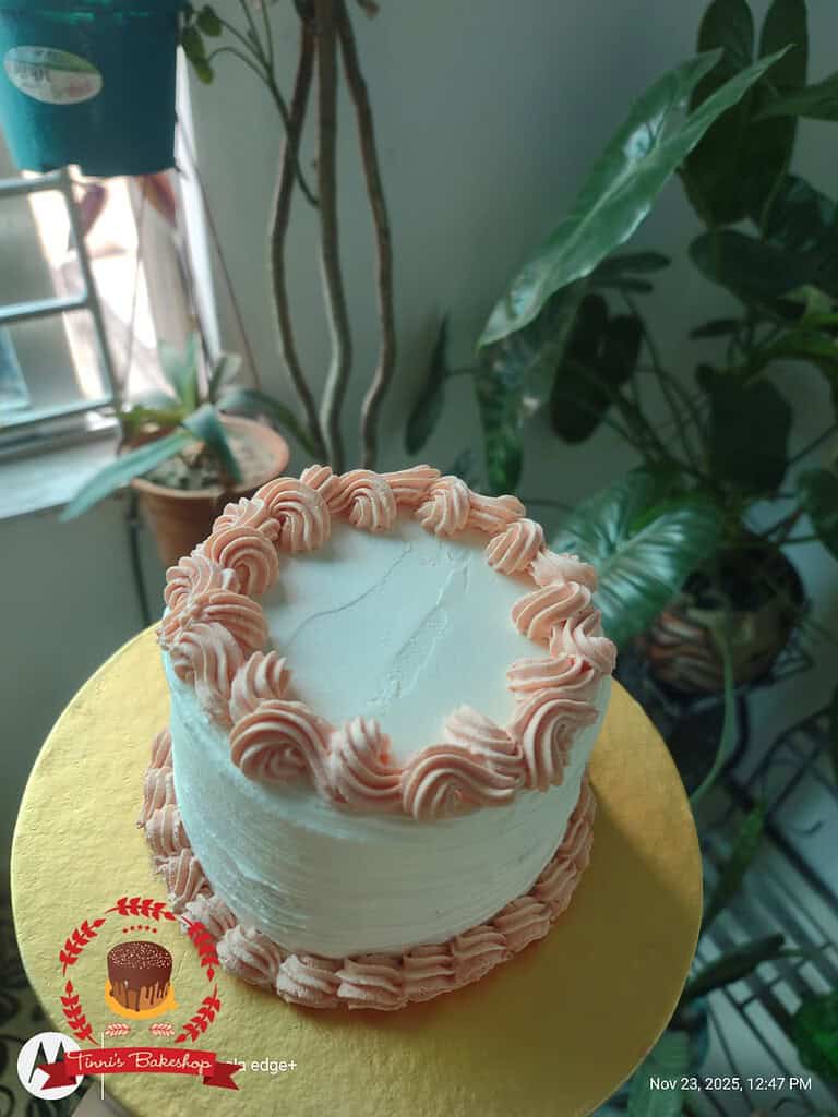ভ্যানিলা কেক ডিজাইন ২১ — Tinnis Bakeshop — Tinnis Bakeshop