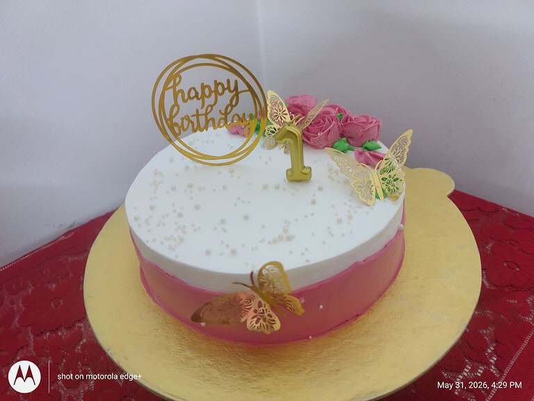 ভ্যানিলা কেক ডিজাইন ২৫ — Tinnis Bakeshop — Tinnis Bakeshop
